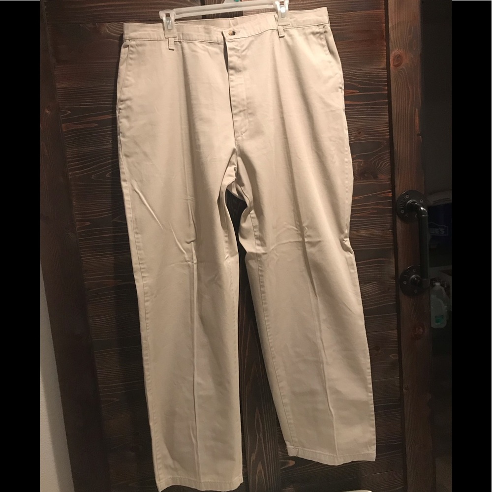 Men’s flat front khaki pants